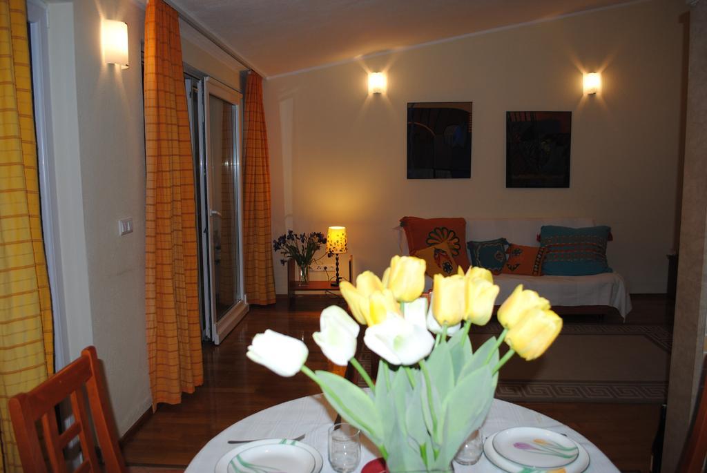 Mime Apartment Mimice
