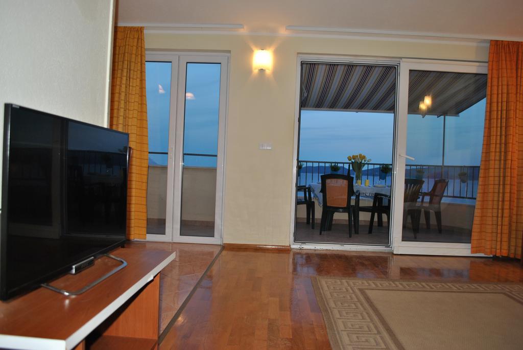 Mime Apartment *